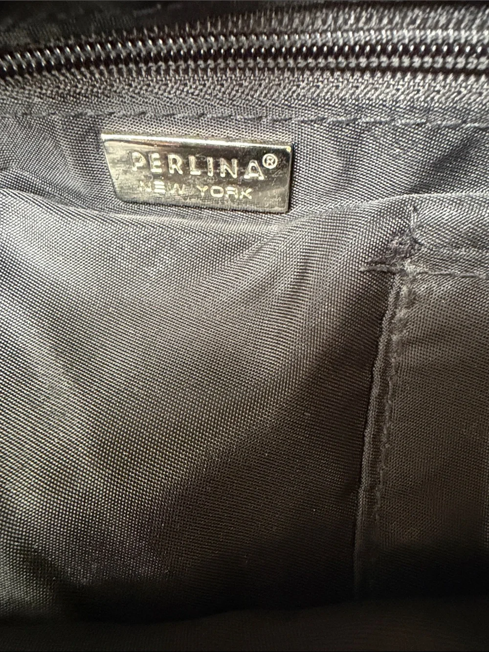 Perlina sleek black